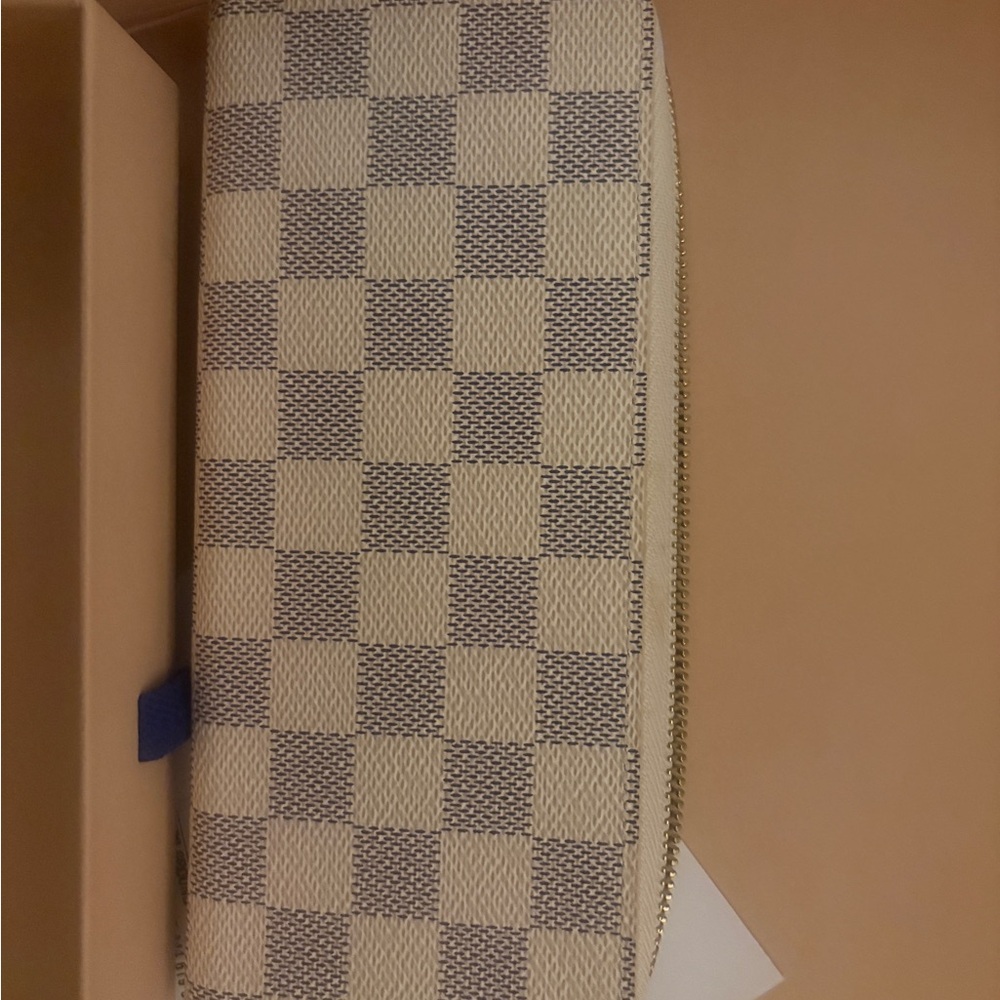 Louis Vuitton Beige and Gray Damier Zip Wallet
